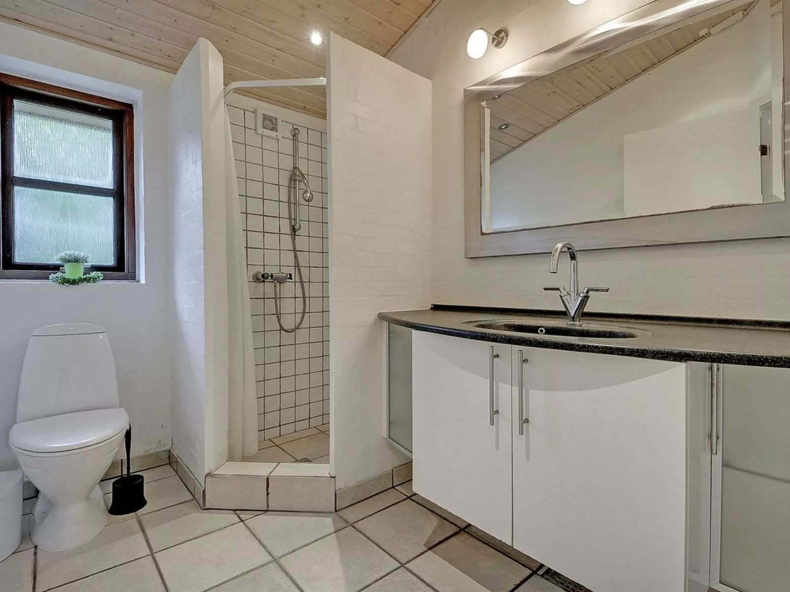 "Holmved" - 1.2km from the sea-Inside