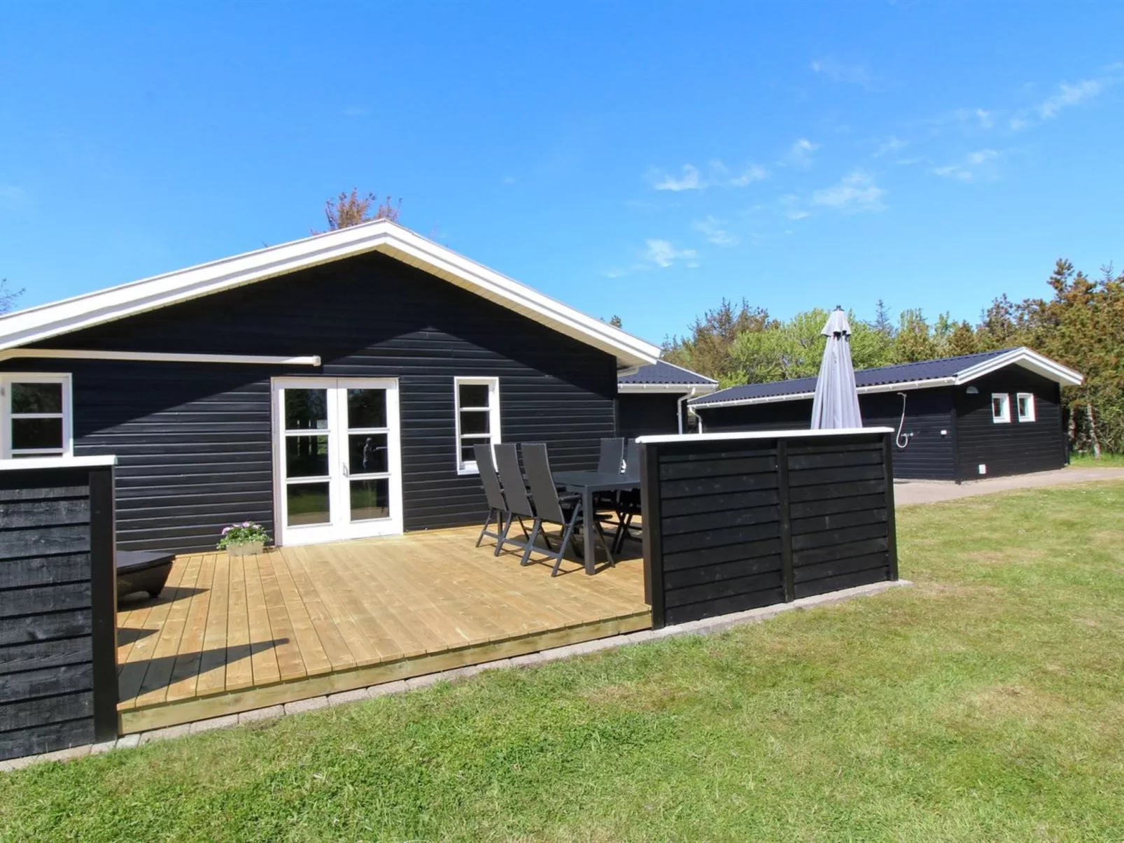 "Hillmari" - 200m from the sea-Outside