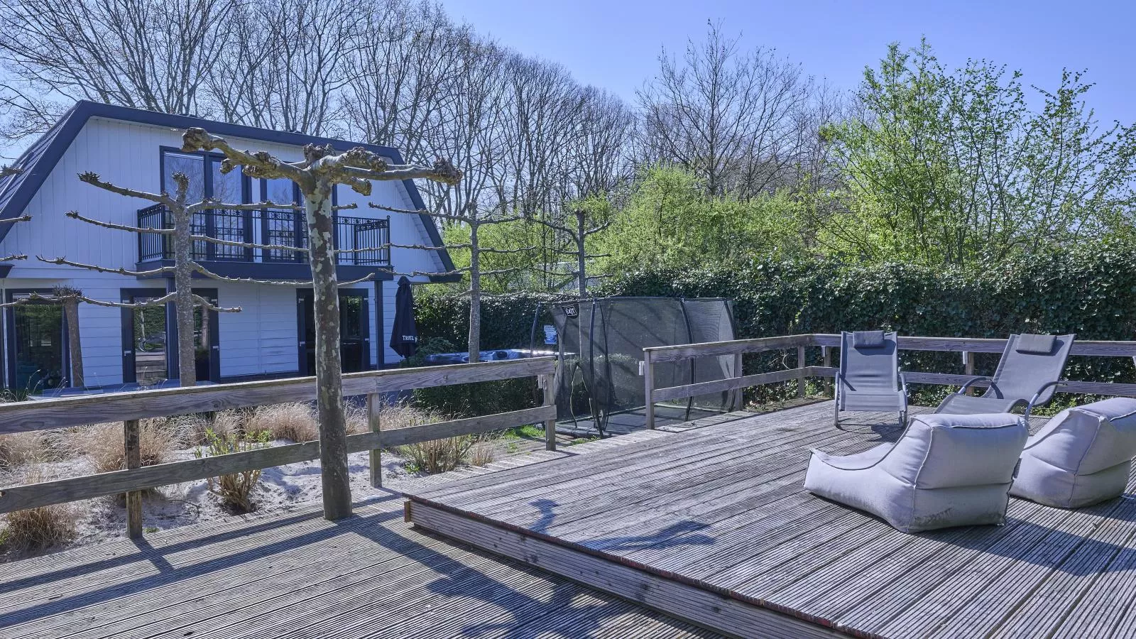 T Kaatsheuveltje 4-Terrace balcony