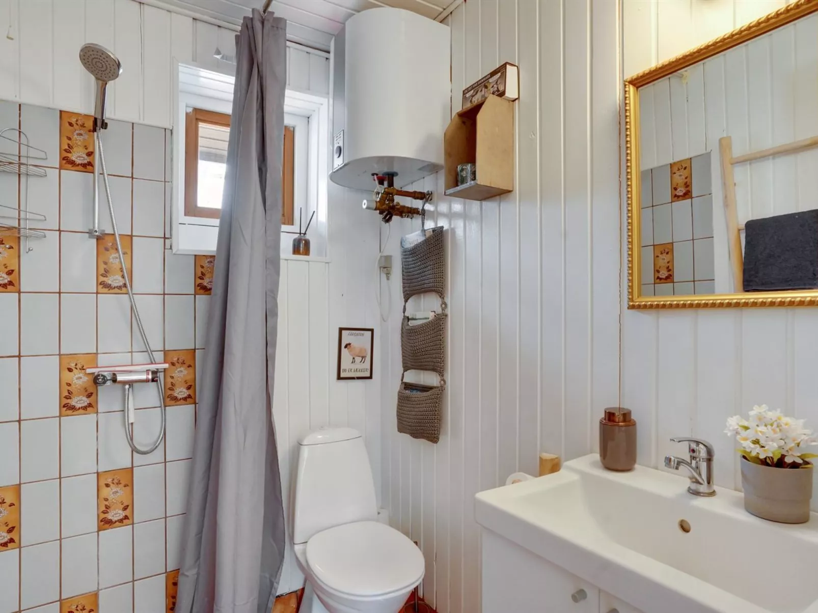 "Hendrina" - 500m from the sea-Inside