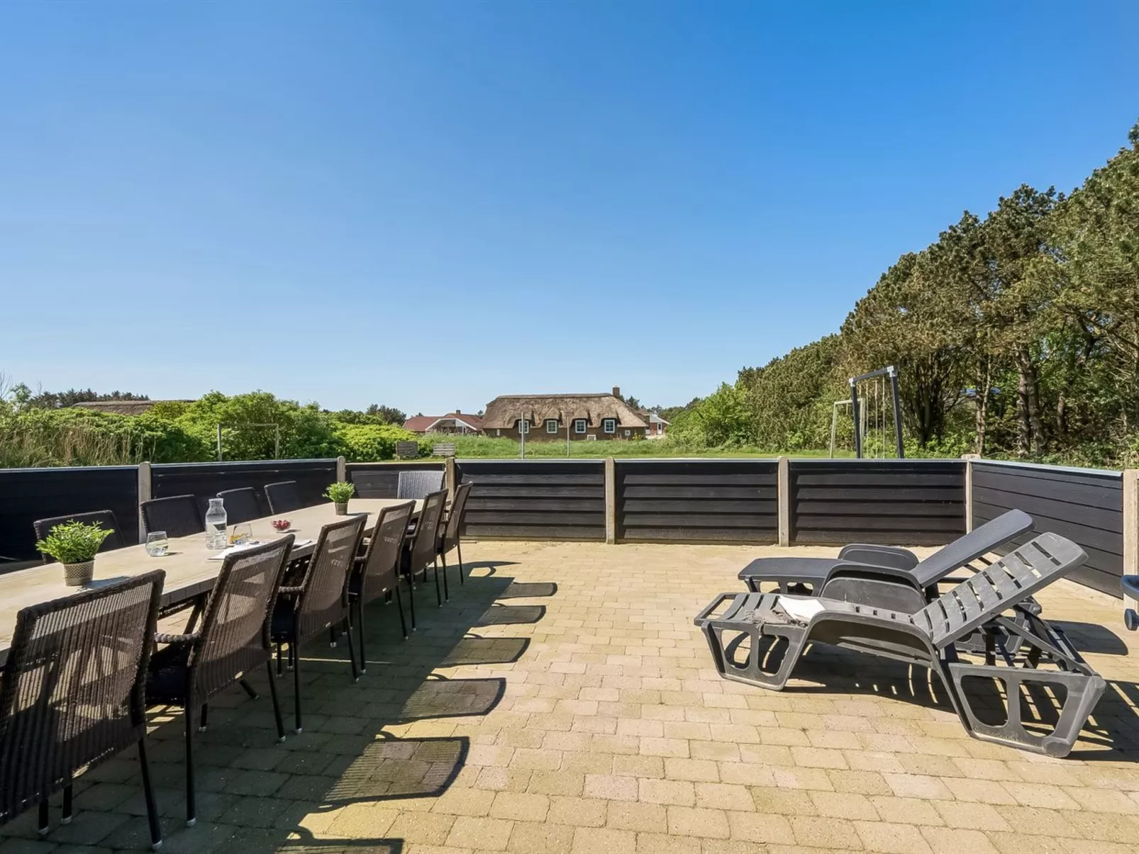 "Aage" - 1.7km from the sea-Draußen