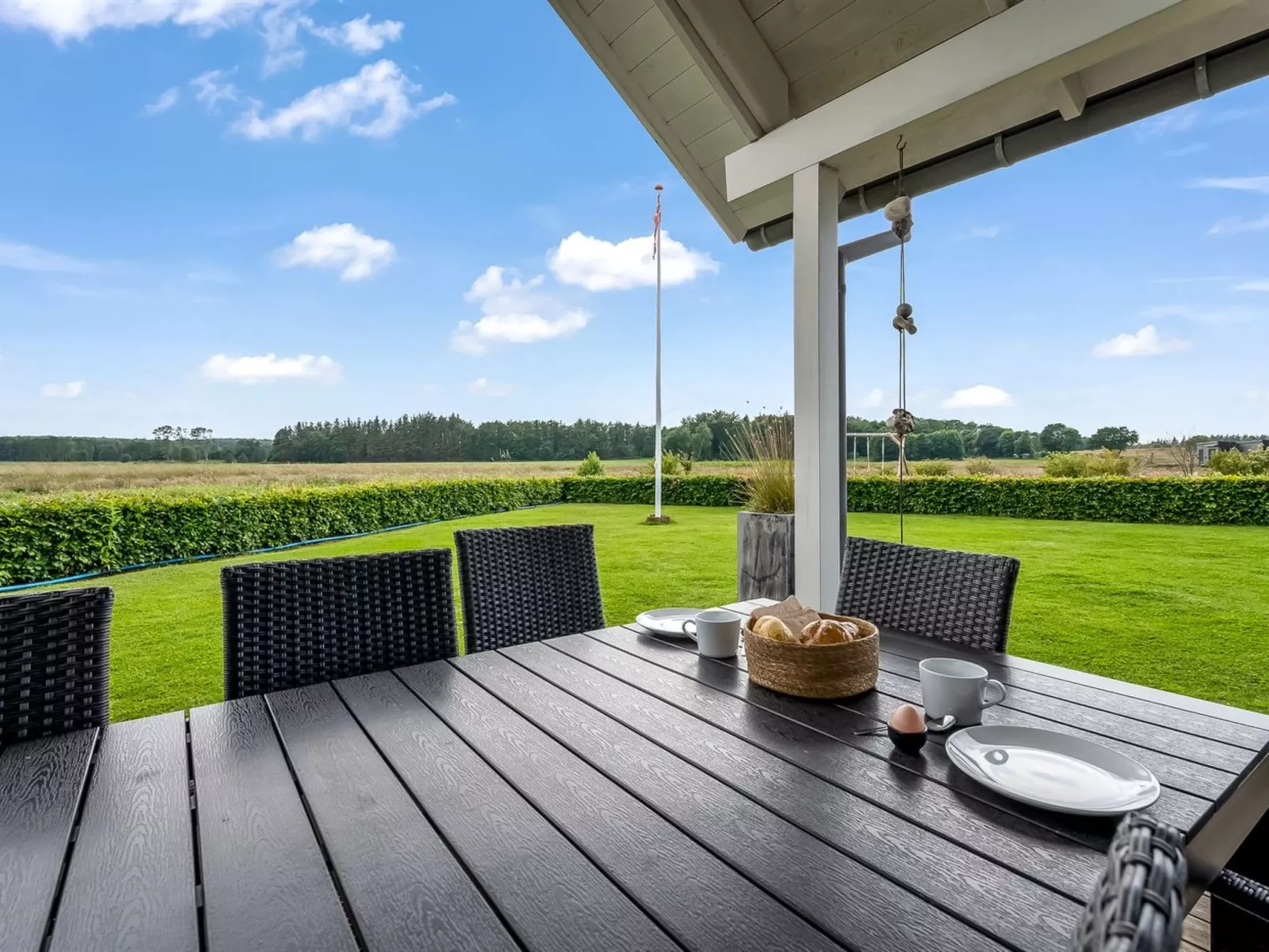 "Bernice" - 900m from the sea-Outside