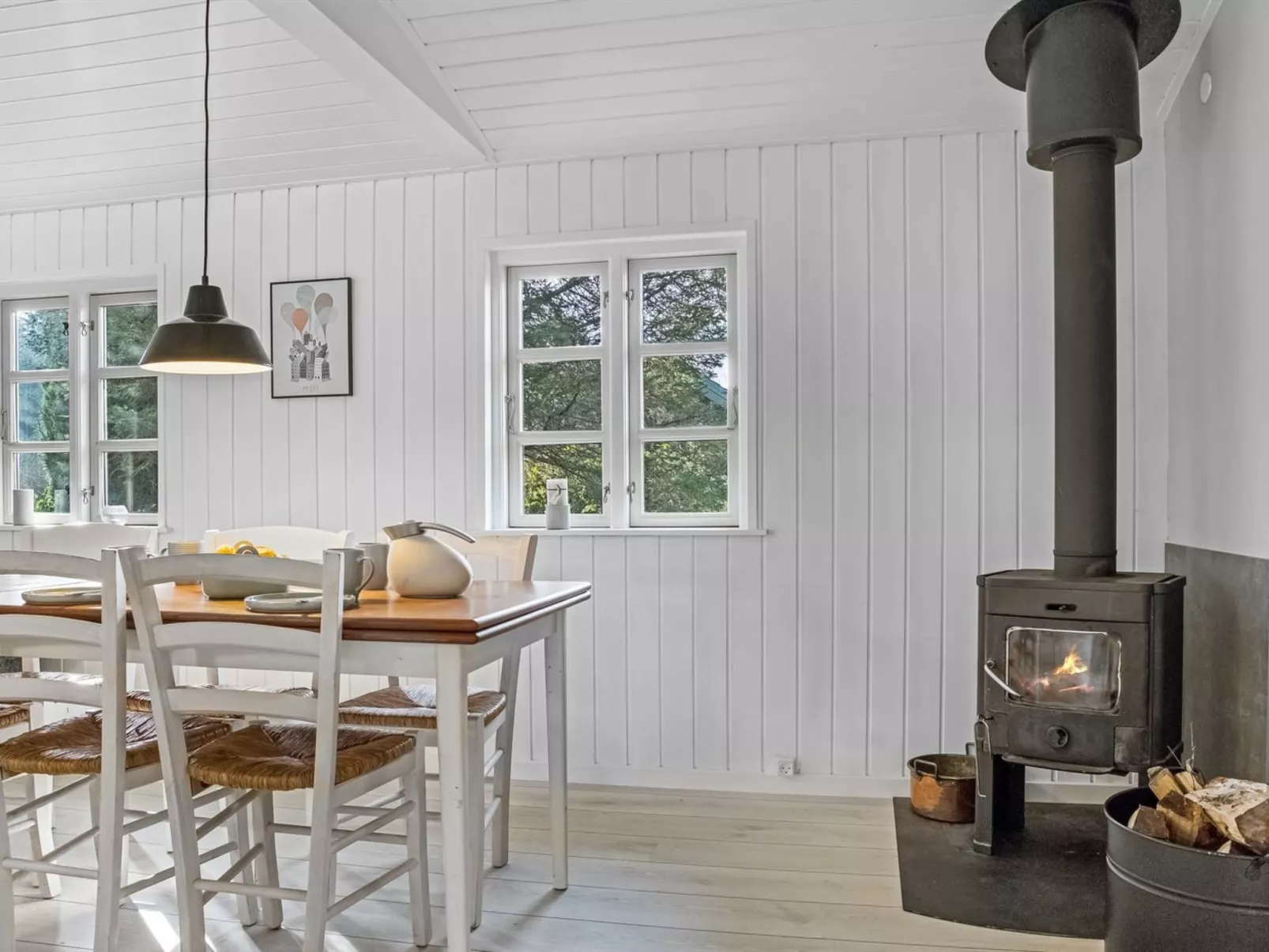 "Synnöve" - 350m from the sea-Inside