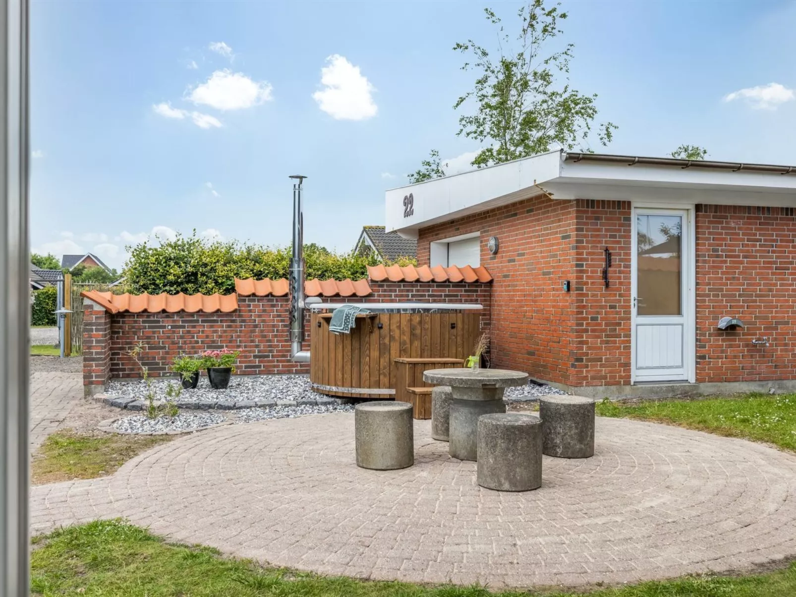 "Sissela" -  from the sea-Drinnen