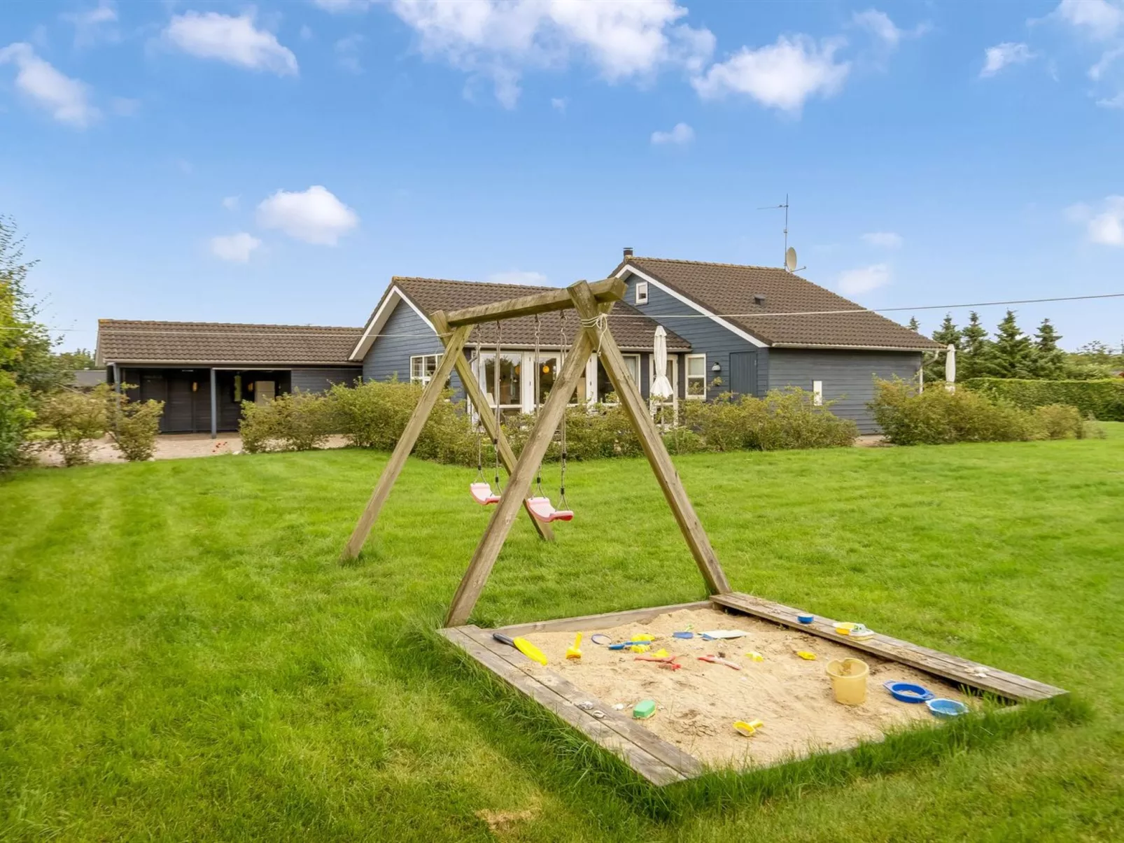 "Lari" - 600m from the sea-Outside