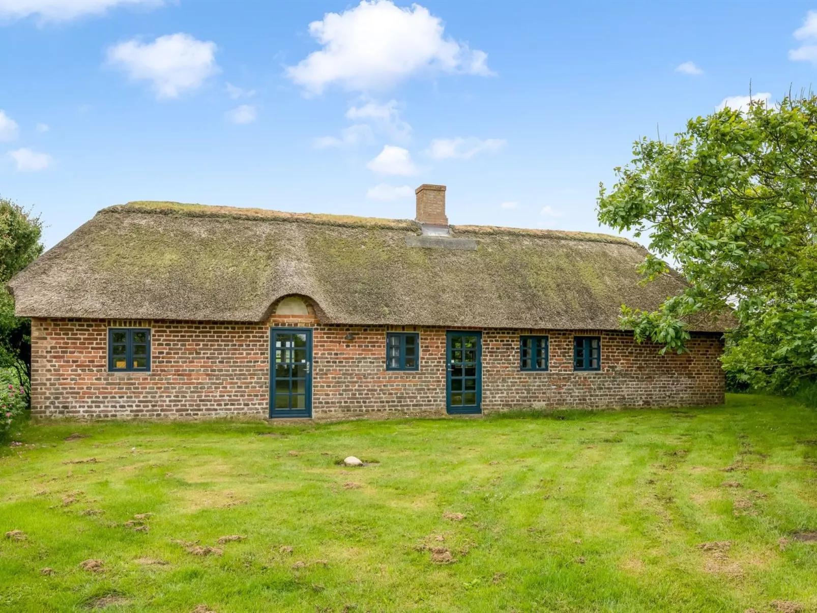 "Claus" - 1.5km to the fjord-Outside