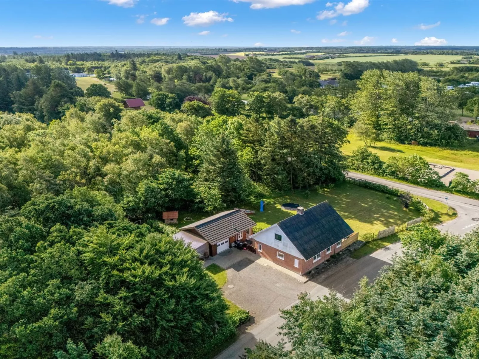 "Ditleif" - 8km to the fjord-Outside