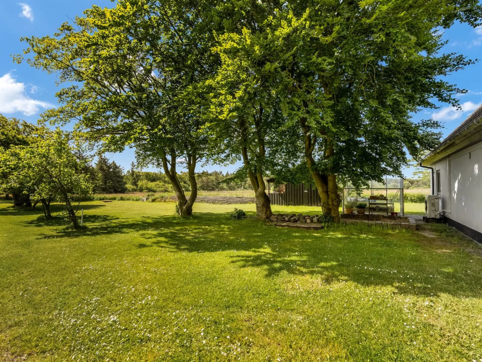 "Cillvur" - 8km from the sea-Outside