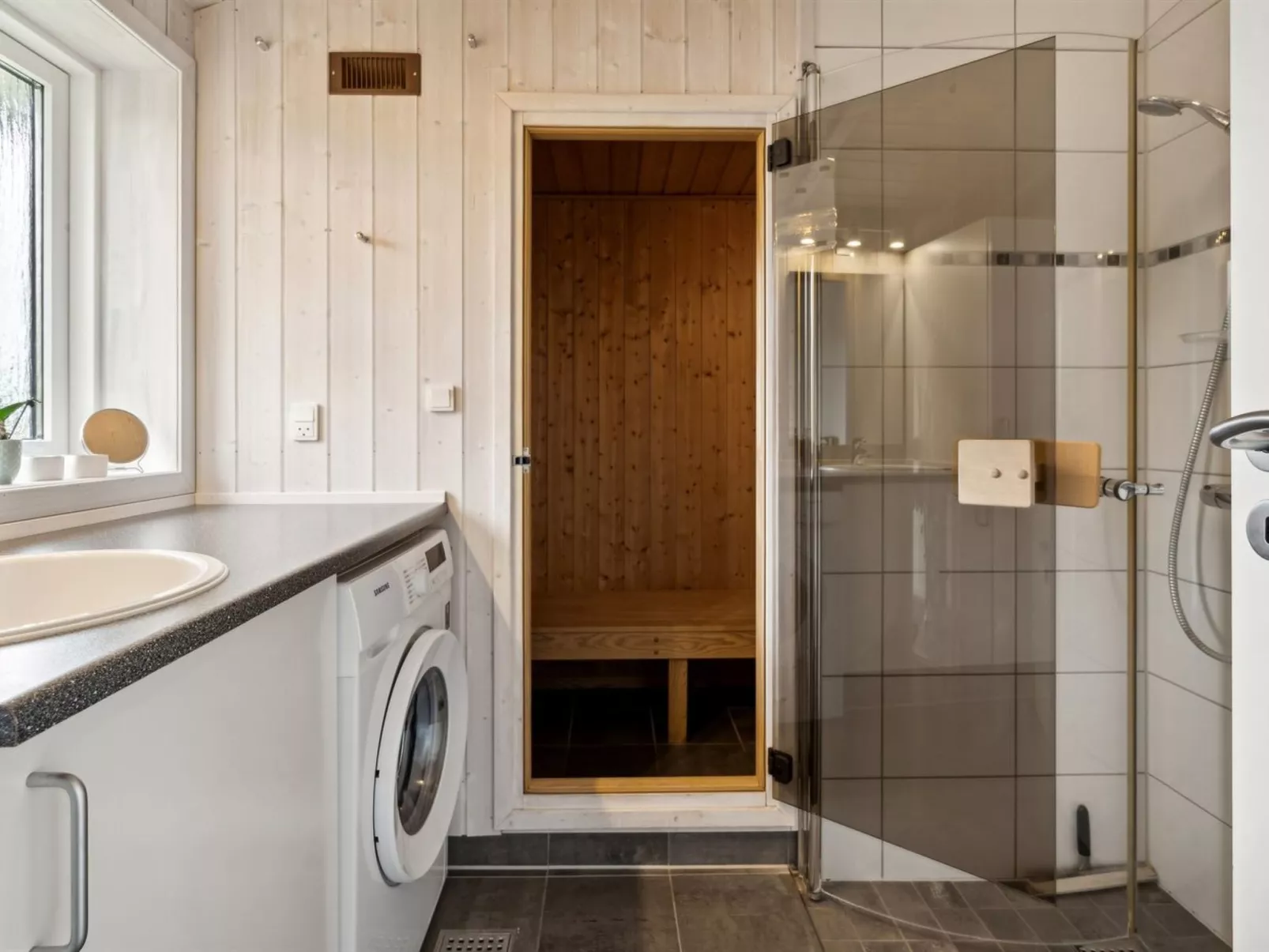 "Tayana" - 700m from the sea-Inside