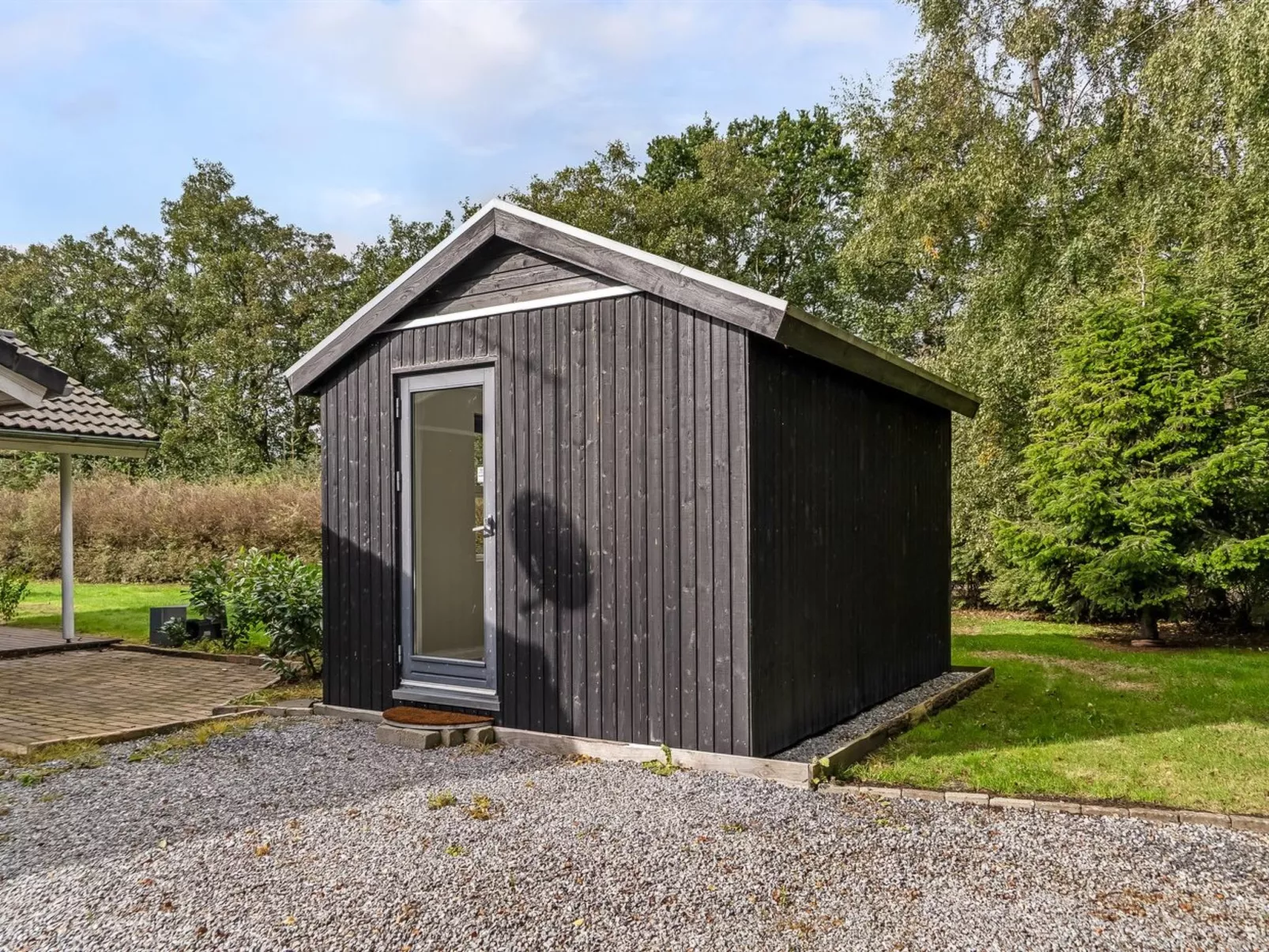 "Neli" - 850m to the fjord-Drinnen