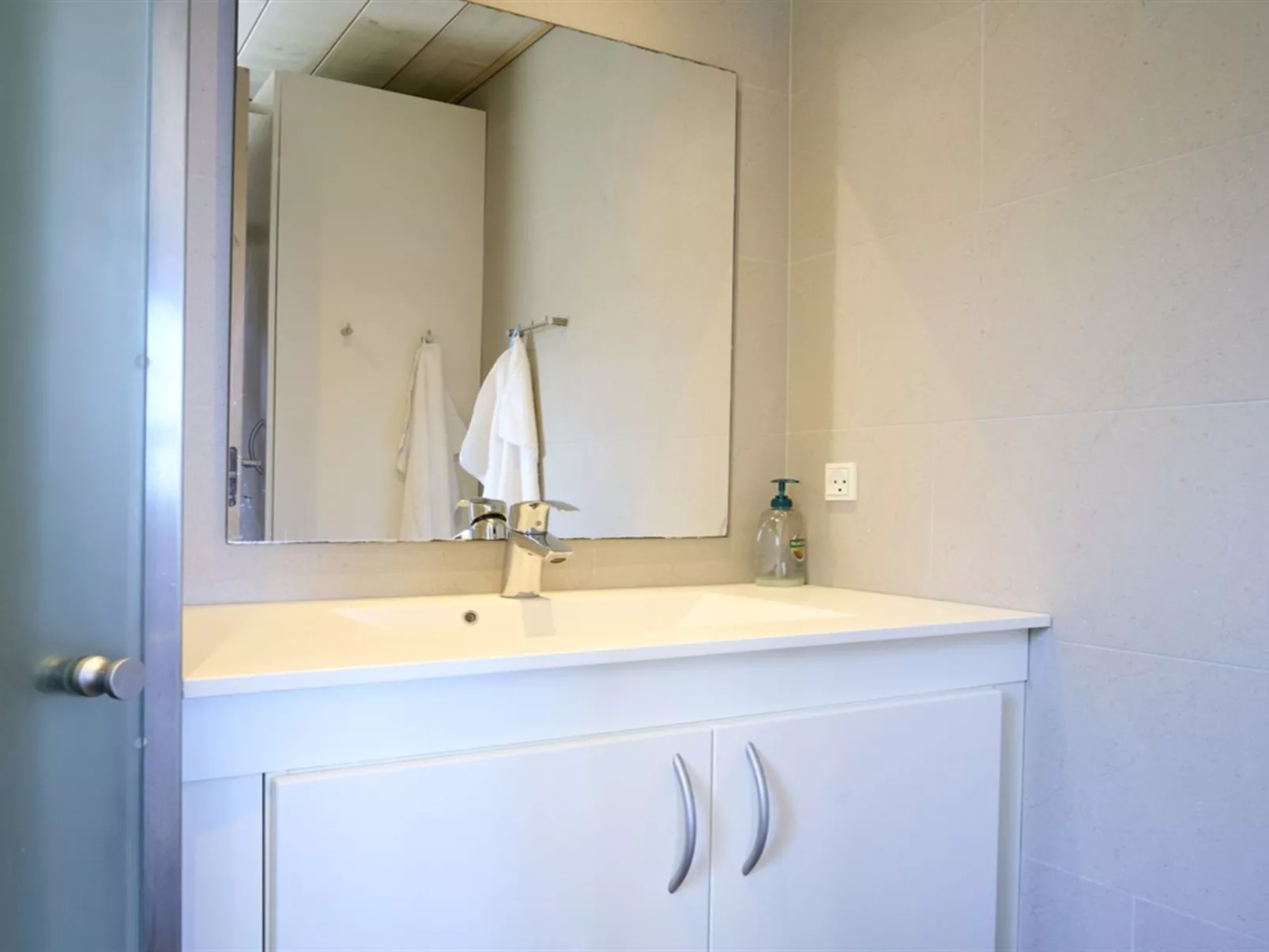 "Olina" - 10m from the sea-Drinnen