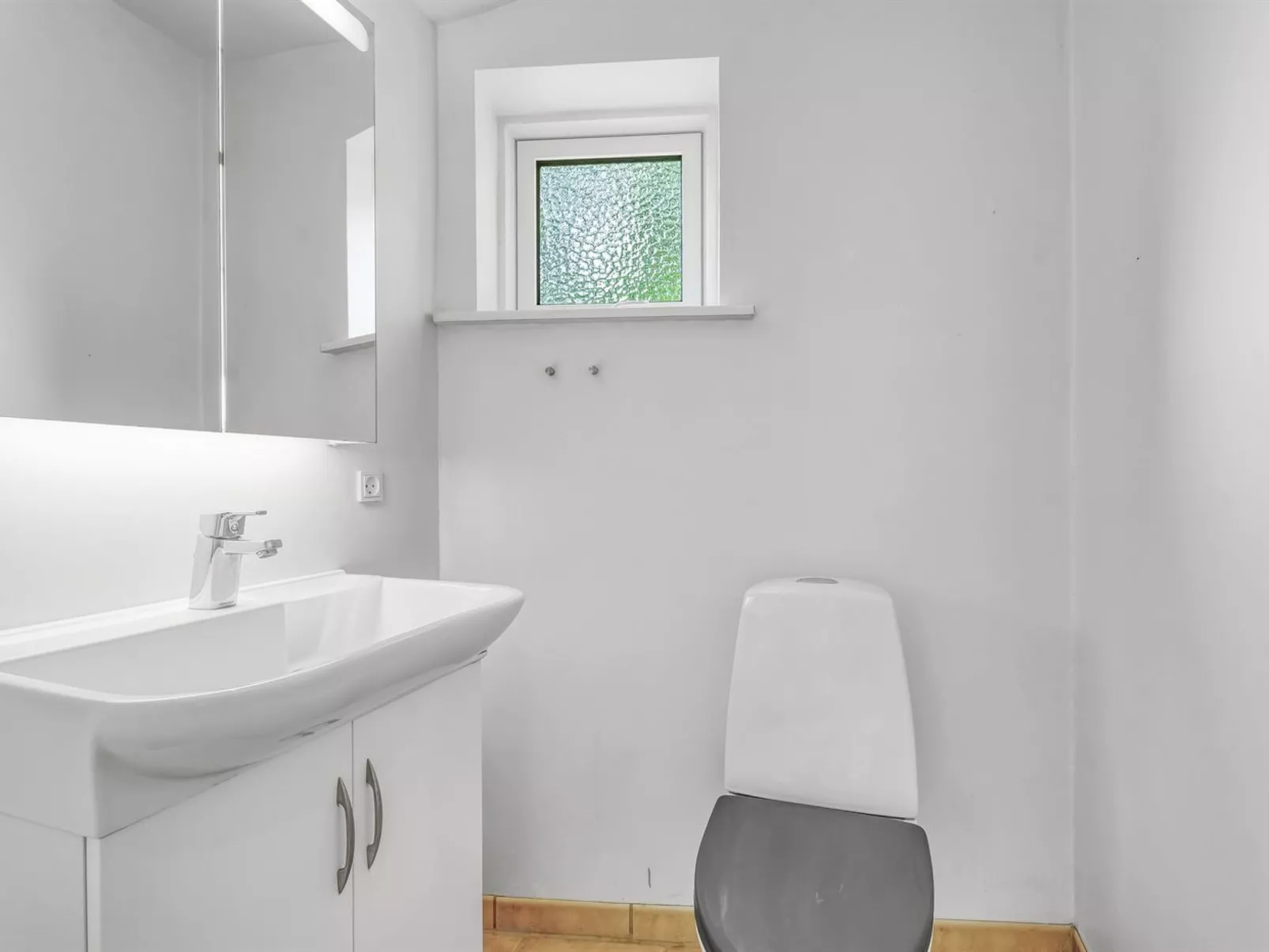 "Henkil" - 175m from the sea-Dedans