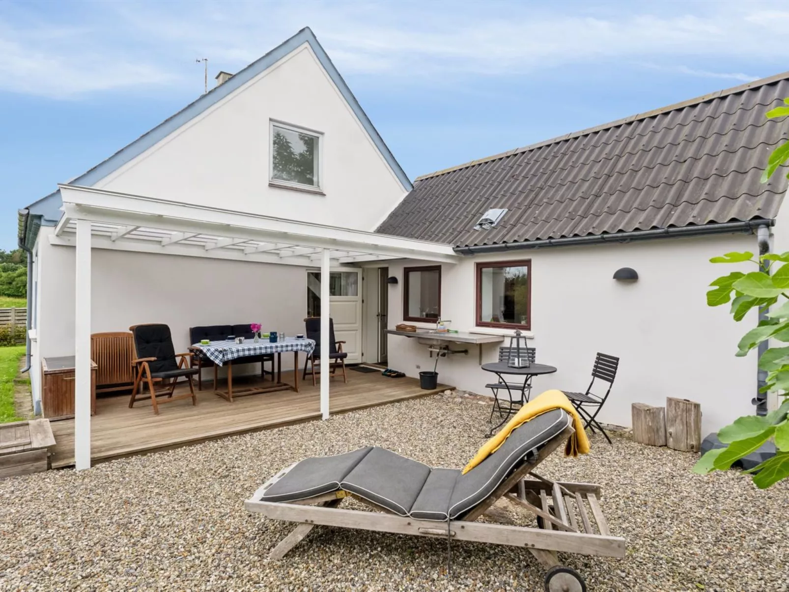 "Keyla" - 2.3km from the sea-Outside