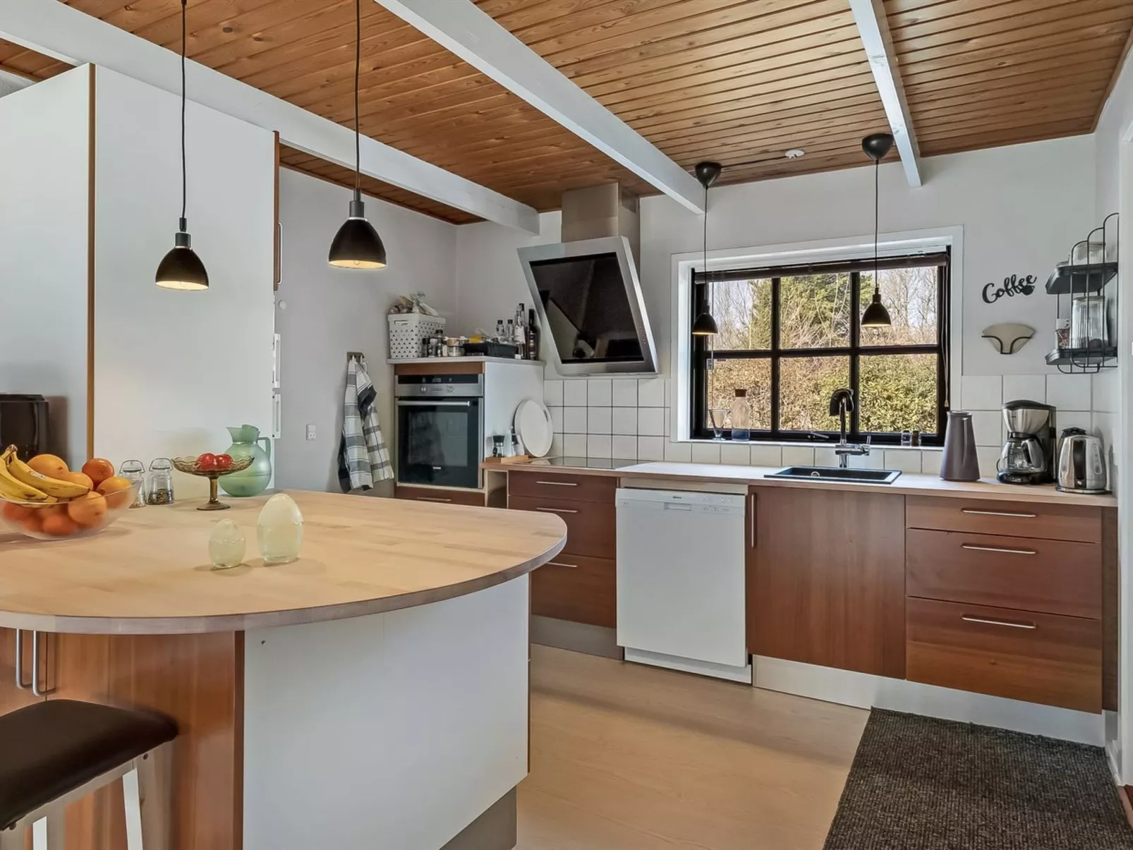 "Berner" - 30km from the sea-Inside