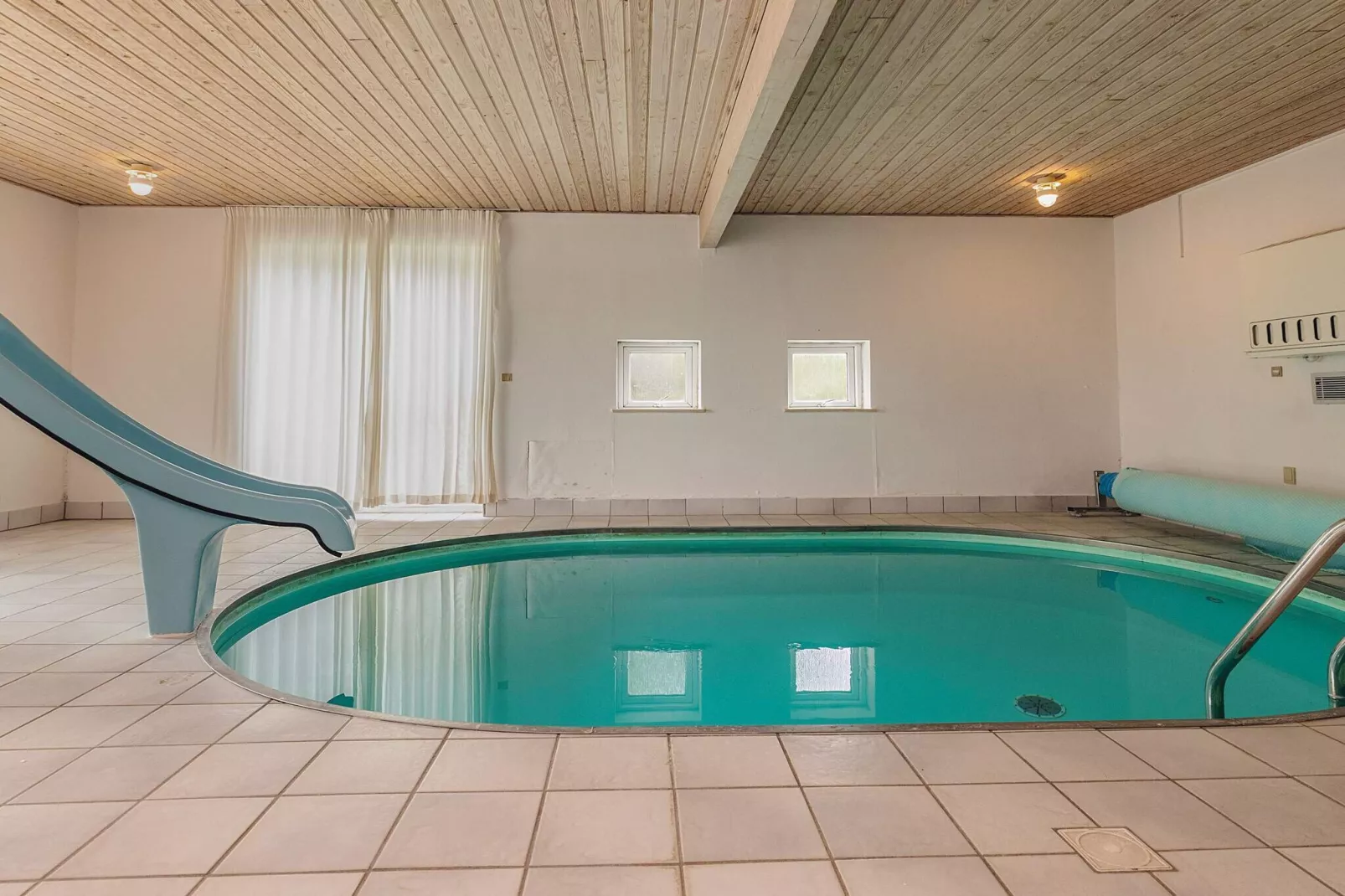 Seaside Escape with Views - By Traum Ferienwohnungen-Swimming pool