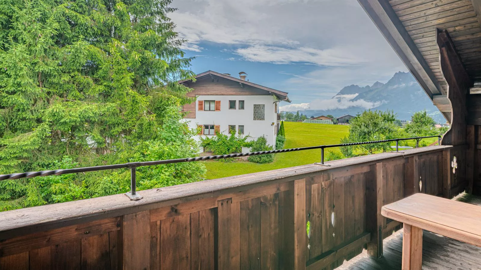 Jaklitsch 1-Terrace balcony