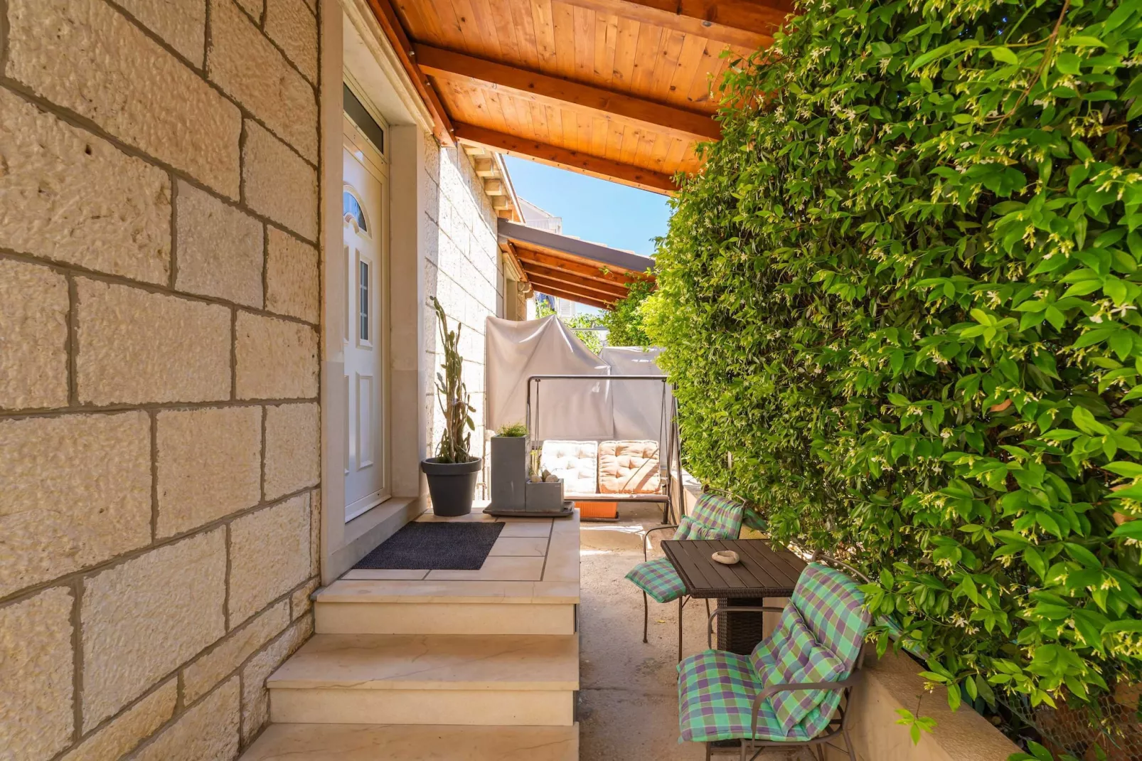 Apartments and Room Frane- Standard Studio with Terrace-Outdoor