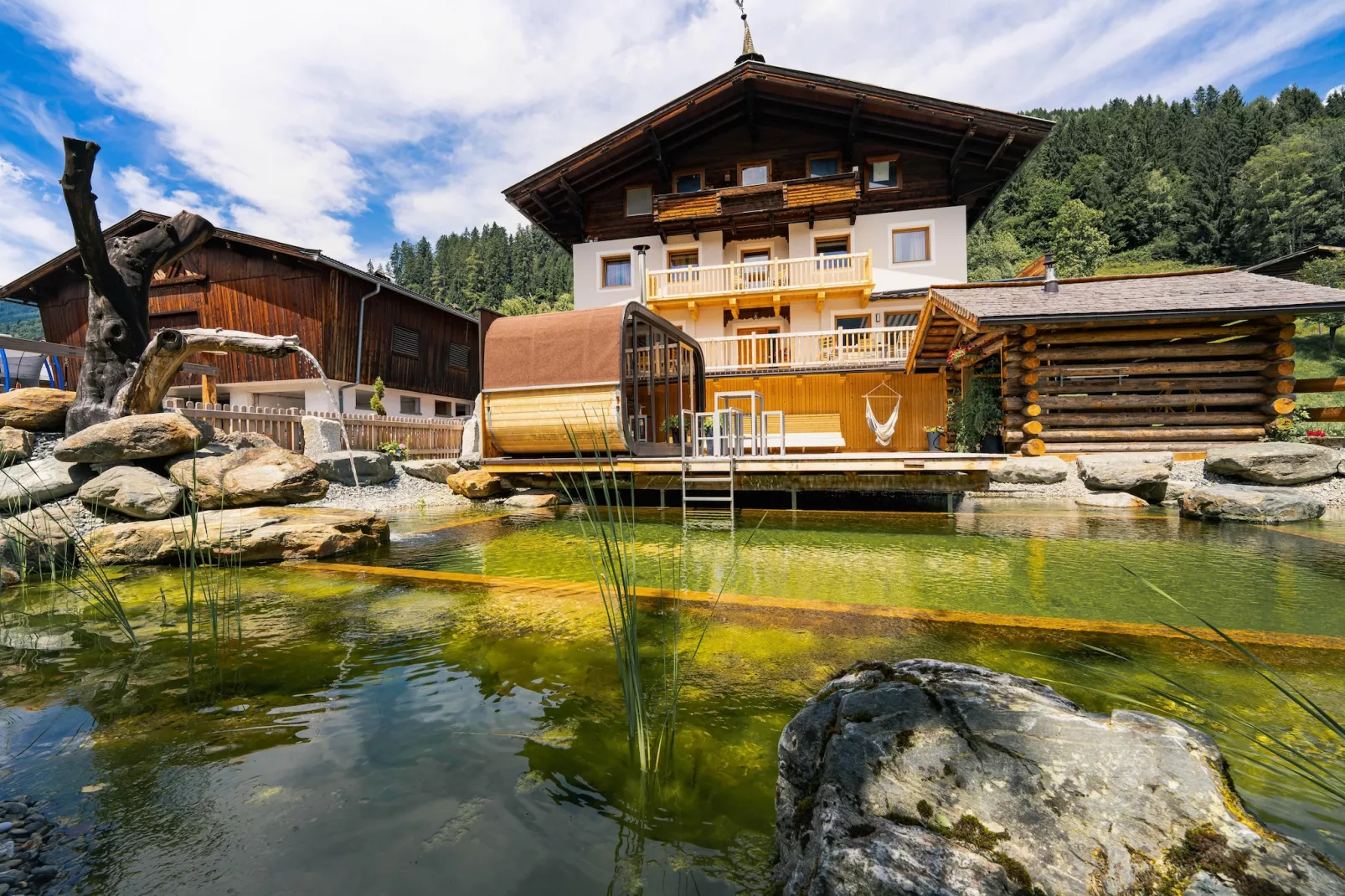 Bauernhaus Guggengut-Exterior in summer