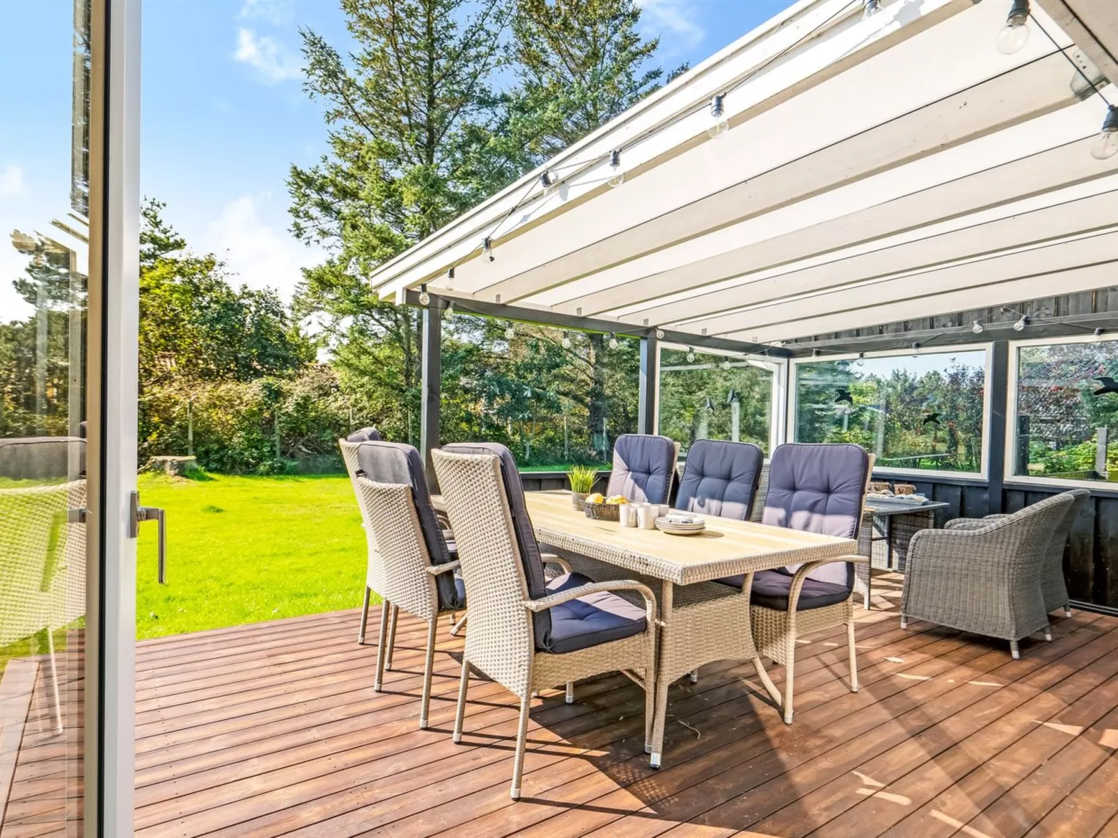 "Rajna" - 500m to the fjord-Draußen