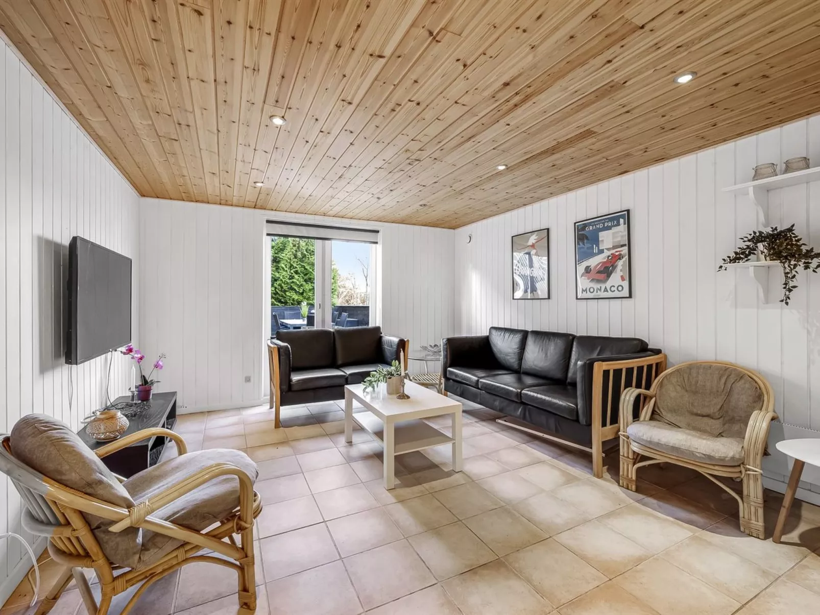 "Sampo" - 150m to the fjord-Drinnen