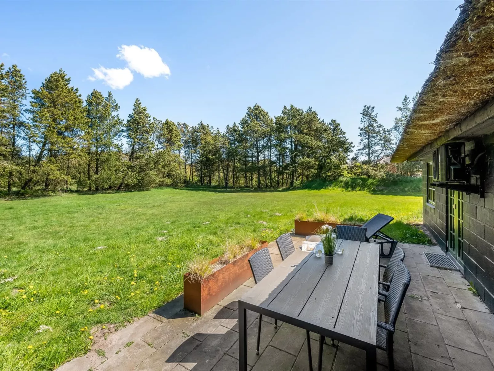 "Matilda" - 1.6km from the sea-Outside