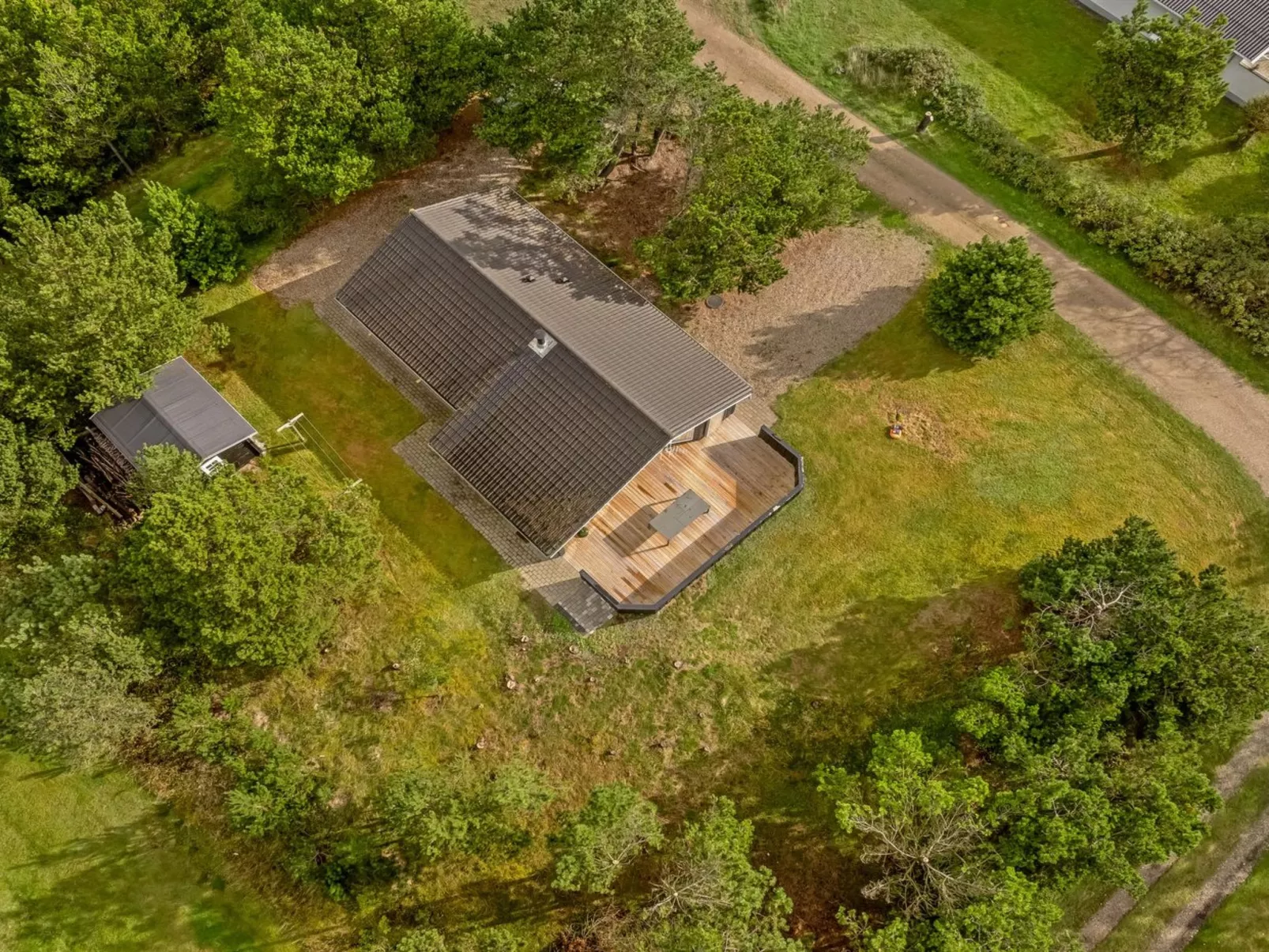 "Skrollan" - 200m to the fjord-Outside