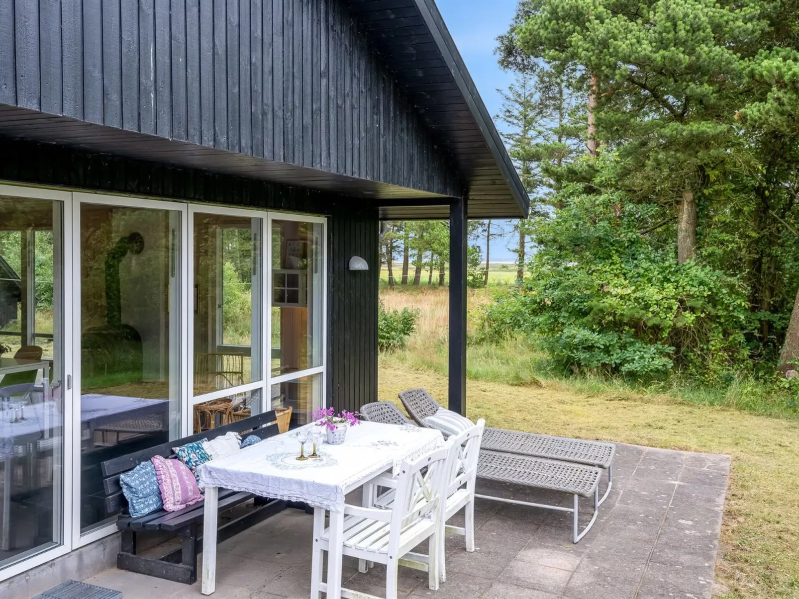 "Trena" - 1.2km to the fjord-Outside