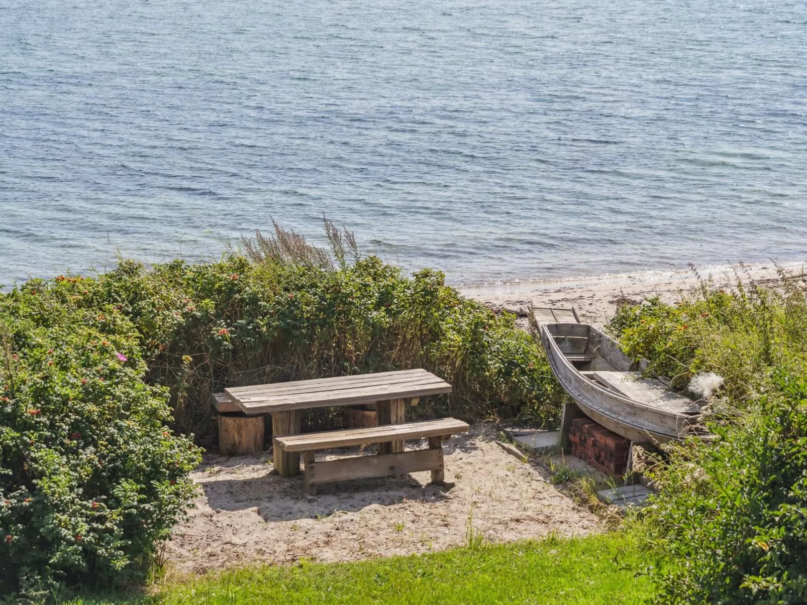 "Bryngeir" - 25m from the sea-Outside