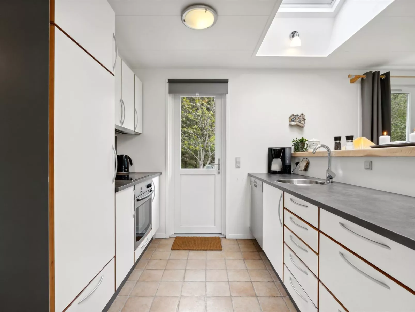 "Merrit" - 350m from the sea-Dedans