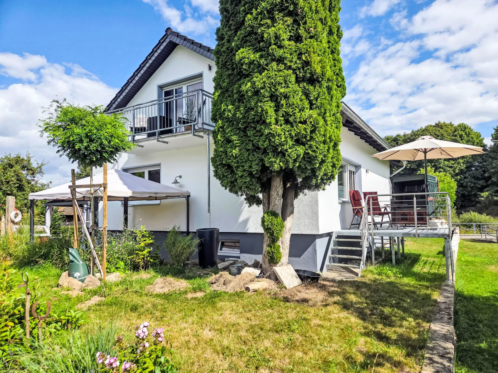 Lindenstraße-Draußen