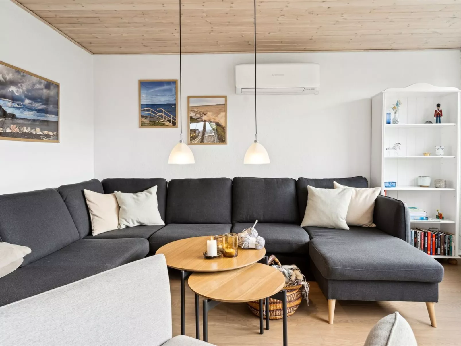 "Severine" - 650m from the sea-Inside