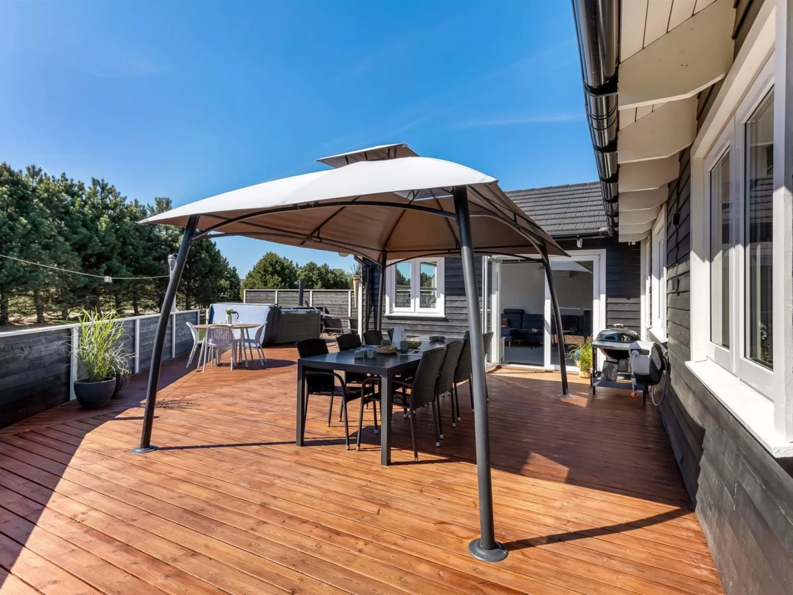 "Amdi" - 1.3km from the sea-Outside