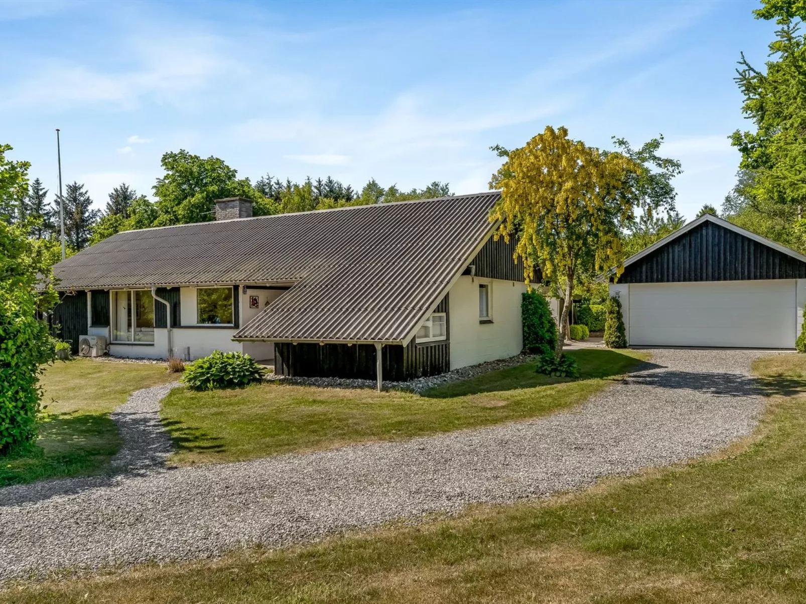 "Sven" - 250m to the fjord-Outside