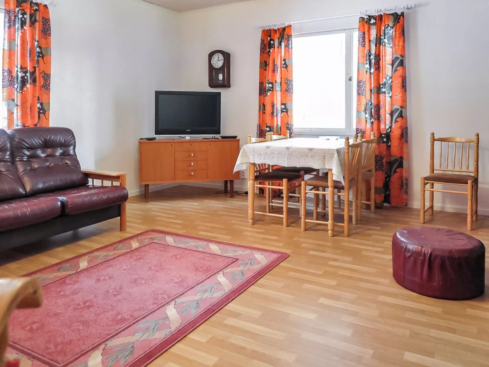 Levin mummola-Dedans