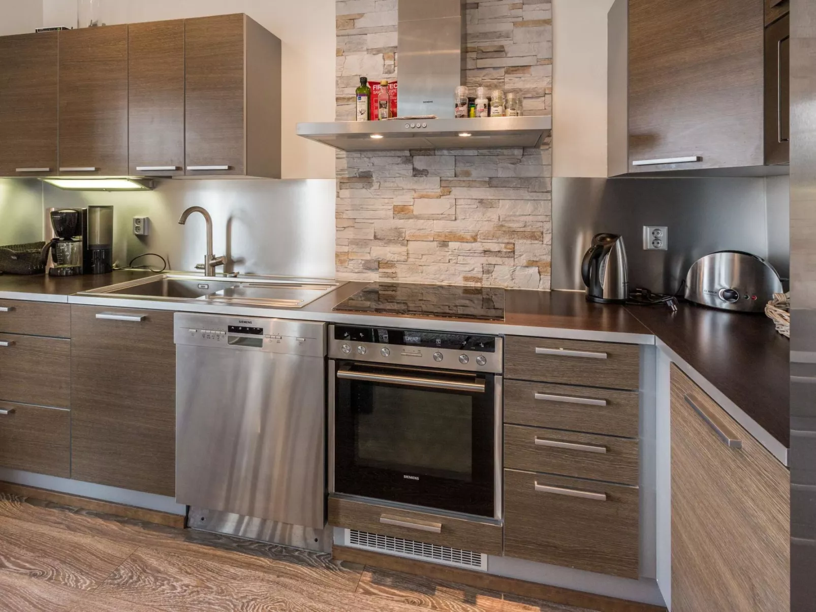 Karhunkieppi 11b-Drinnen