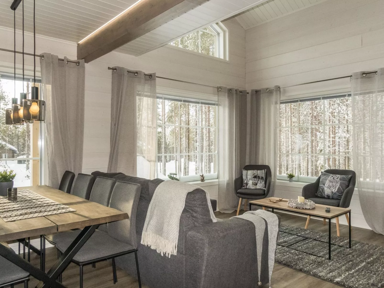 Levin ahmahovi 2a-Drinnen