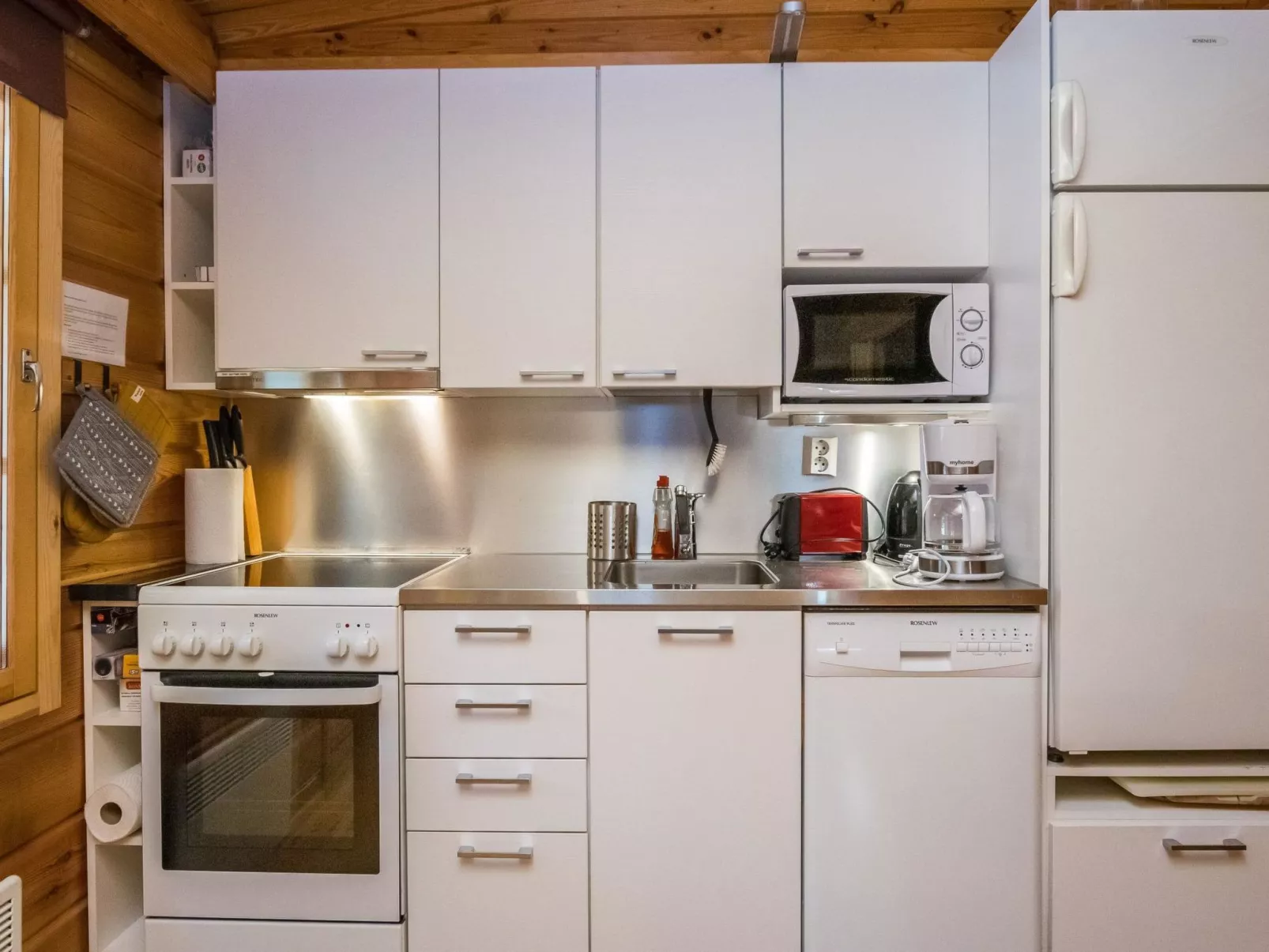 Metsänpirtti 4-Inside