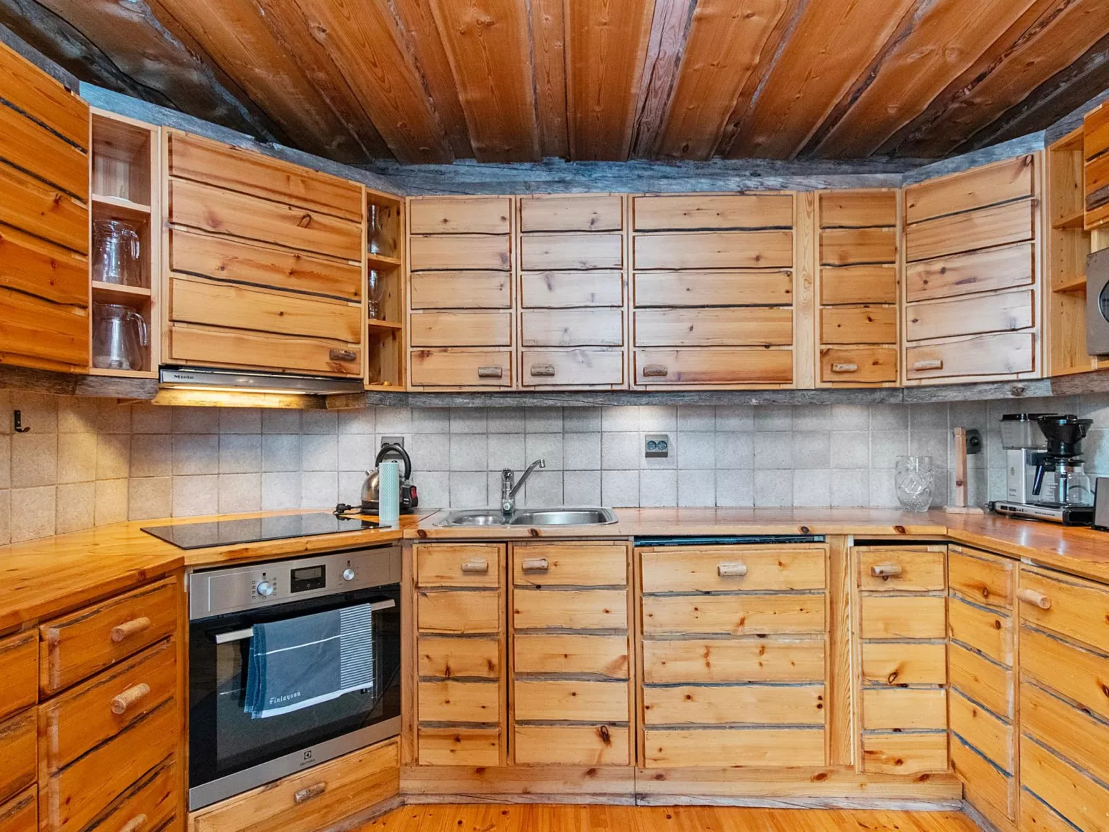 Saariselän waskooli a-Drinnen