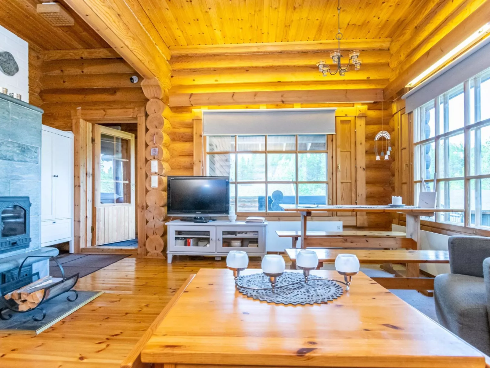 Oton kämppä-Dedans