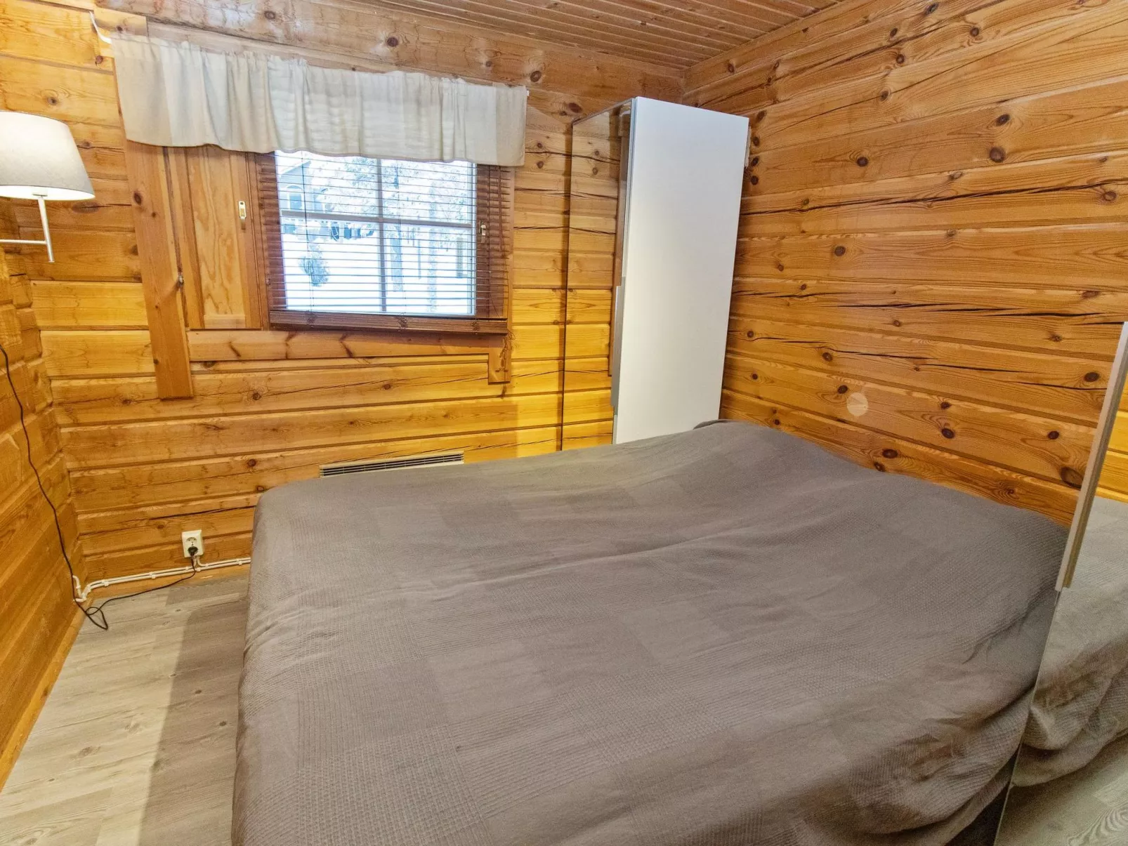 Ressipysäkki 1-Inside