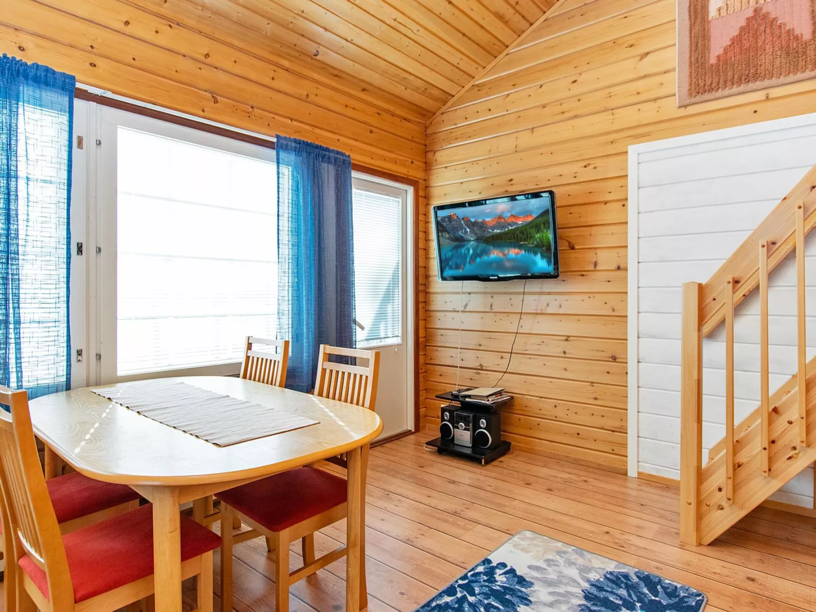 Hirvasaho b 1-Drinnen