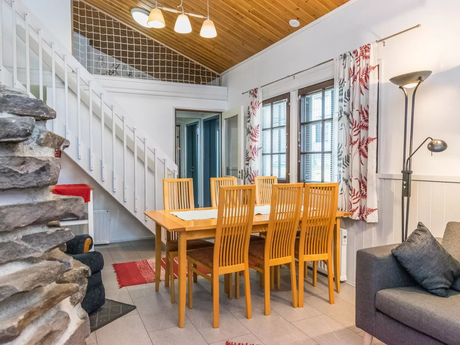 Saarihely a 5-Inside