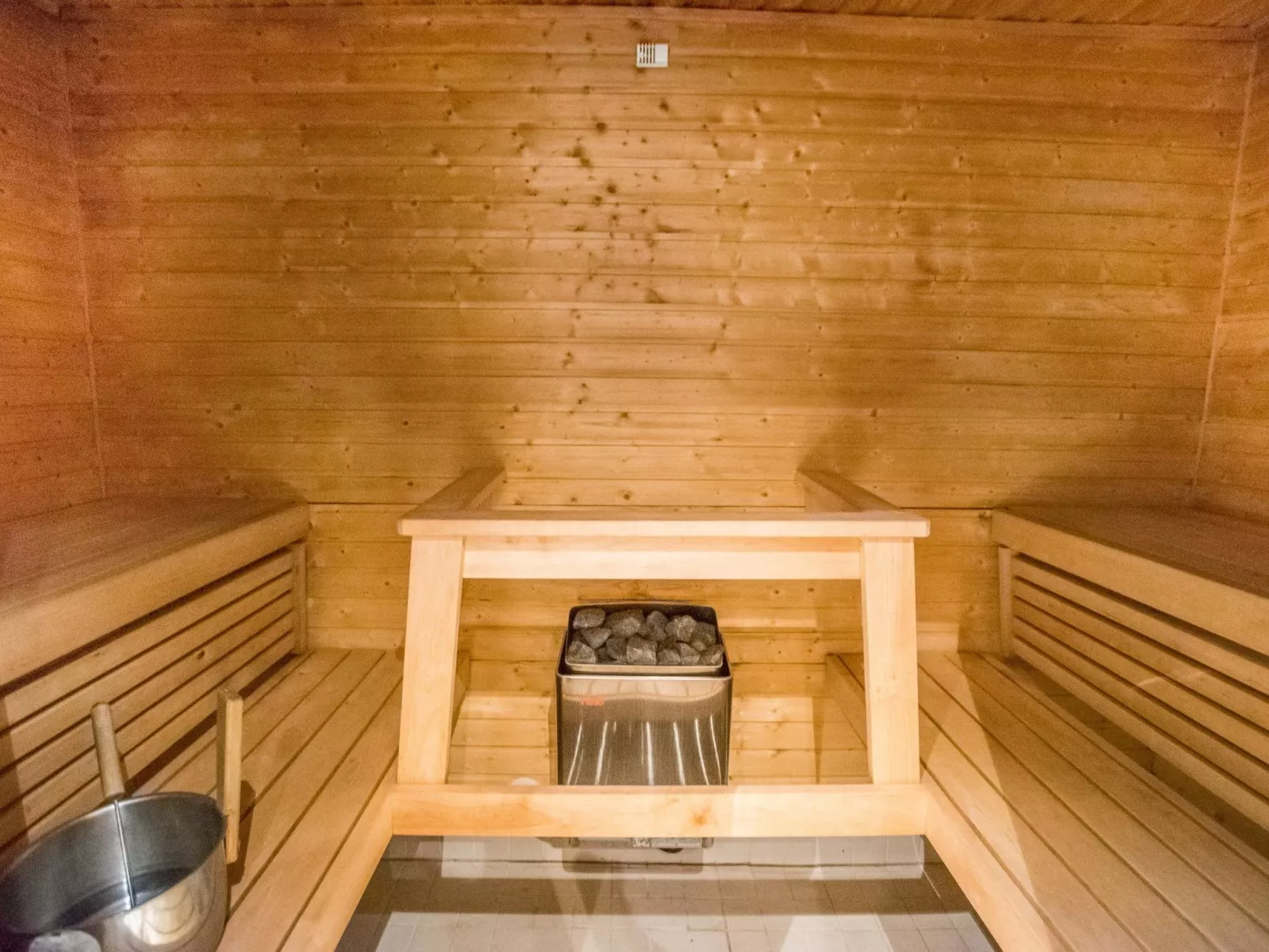 Soidinaukia a 11-Inside