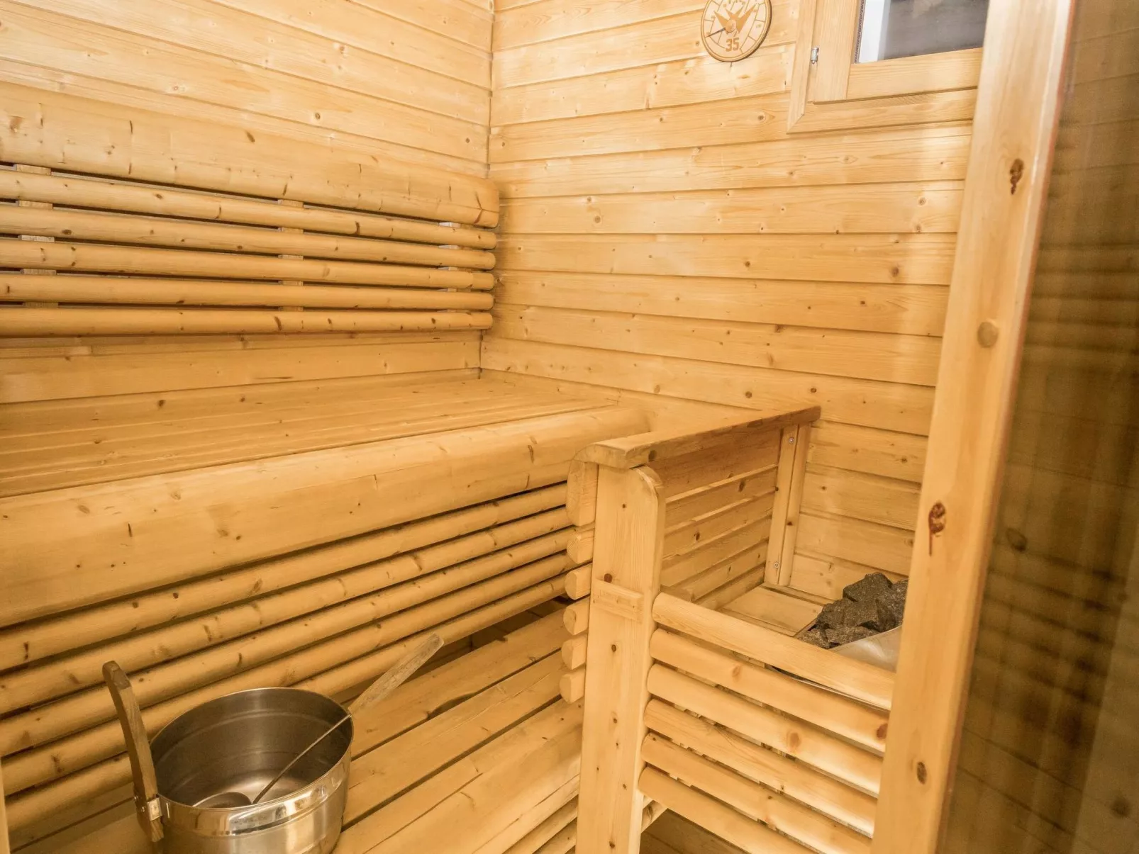 Kuksatie 8 b-Drinnen