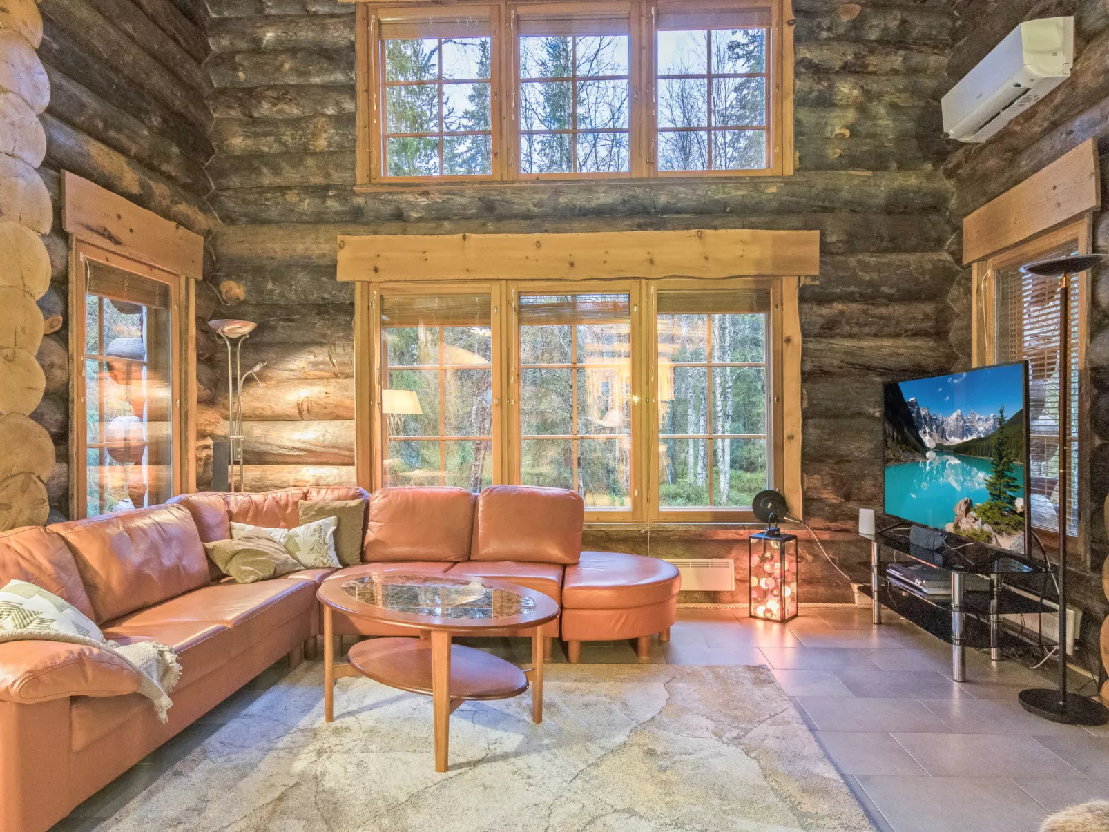 Menninkäisenkolo-Inside