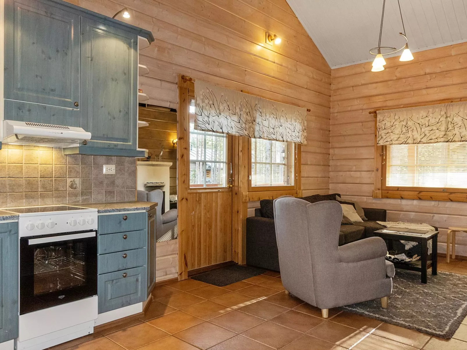 Puuhapirtti 1-Drinnen