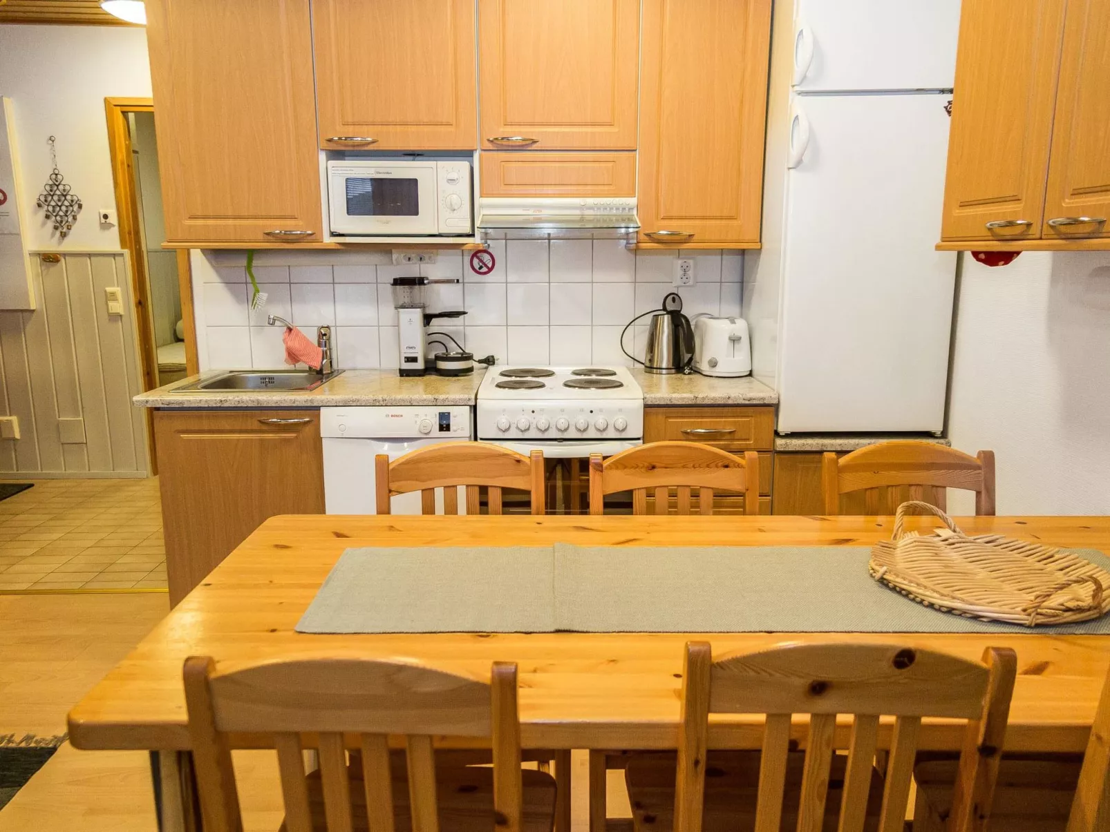 Aihki c/o villa armas 50-Inside