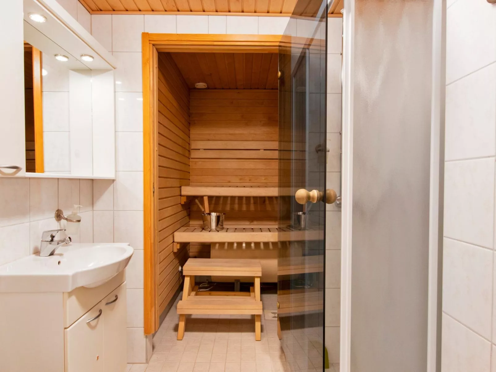 Yllästar 2 as 305-Drinnen