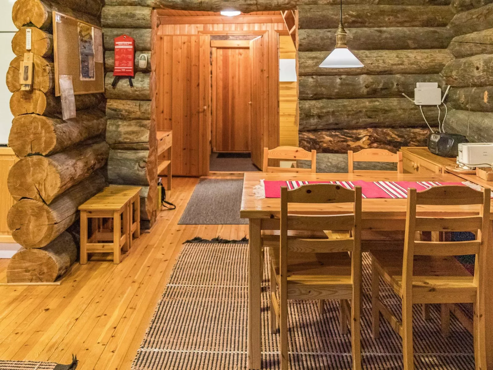 Ylläsnäkyy 7 / karkelo-Inside