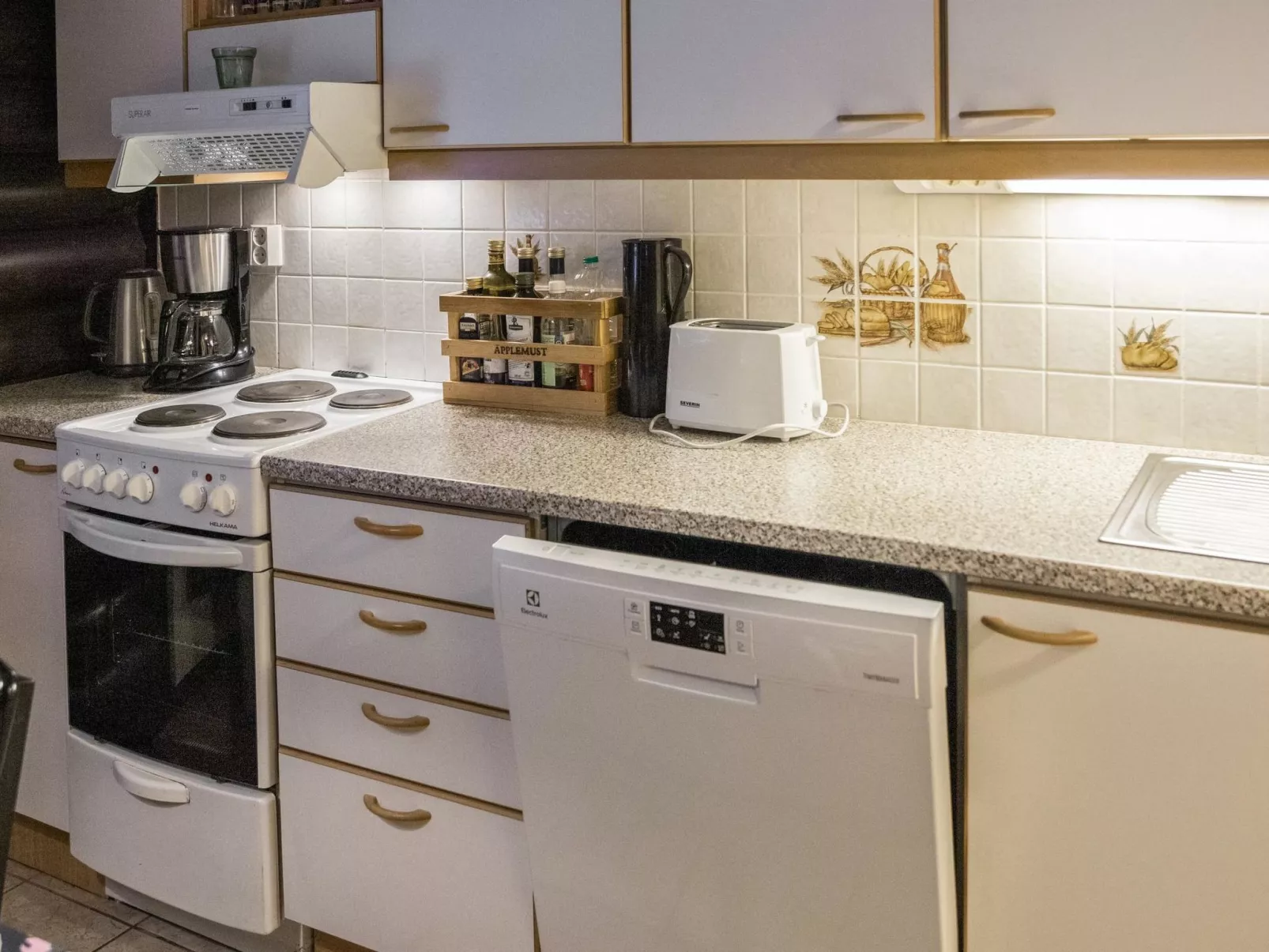 Äkäsakka b4-Dedans